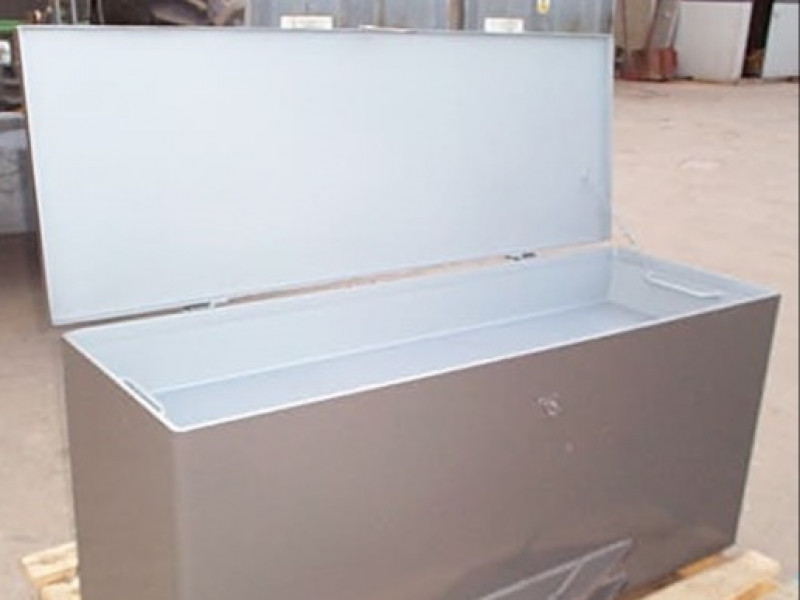Front Linkage Mounted Tool / Weight Box